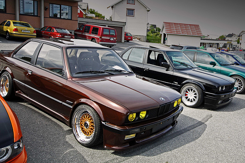 Brown_BMW_E30_Gold_BBS_RS.jpg